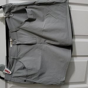 NWOT Mountain Khakis light grey shorts
